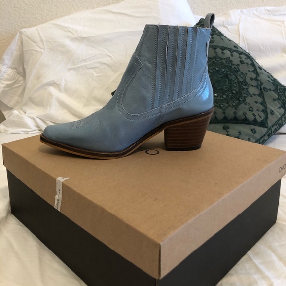 Western-style Ankle Booties - Picture 6 of 8